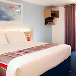 Travelodge 3*