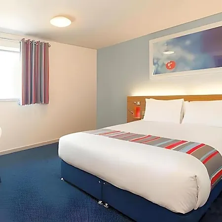 Travelodge 3*