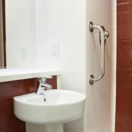 Hotell Travelodge 3*