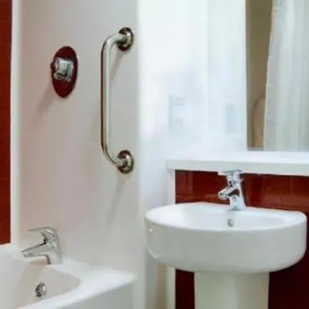 Otel Travelodge 3*