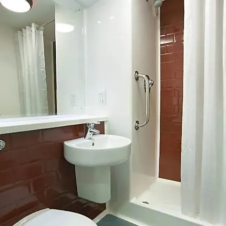 Travelodge Hotell