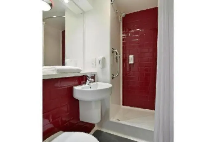 Travelodge 3*