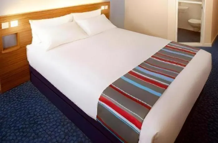 Travelodge 3*