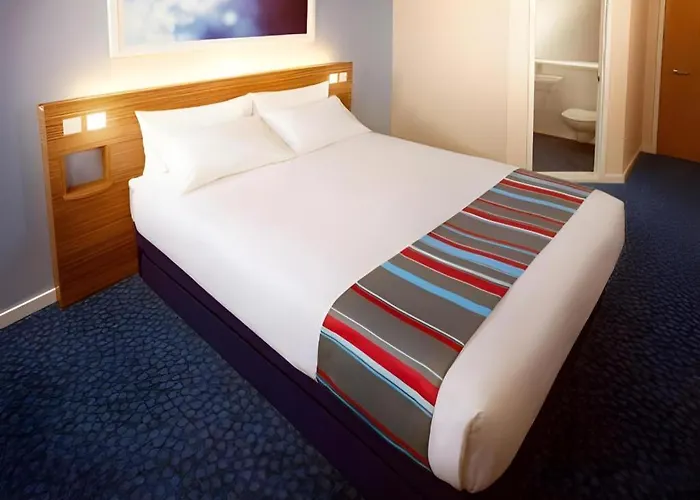 Travelodge Отель 3*