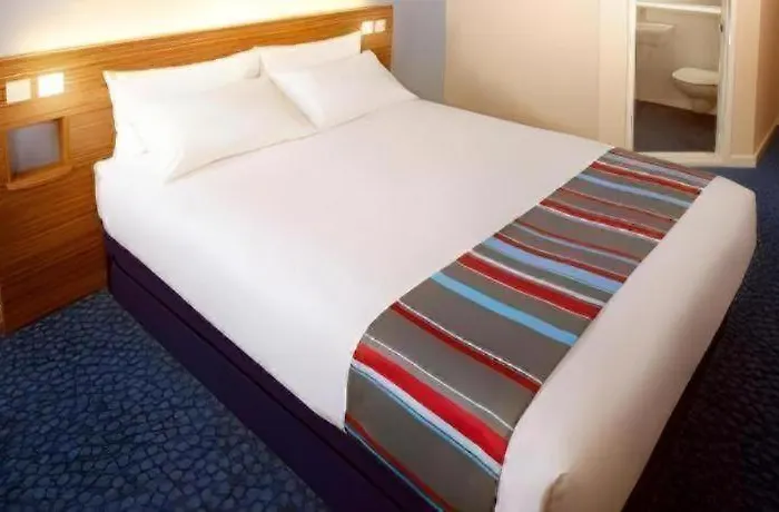 Travelodge 3*